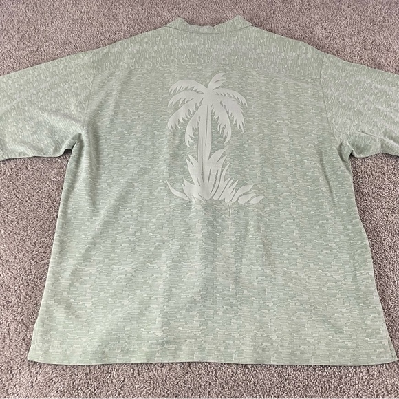 Tommy Bahama Shirt Mens Large Graphic Silk Camp Loop Collar Hawaiian Beach T376 - Picture 1 of 8